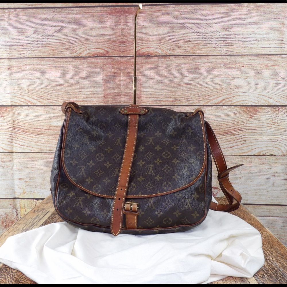 Louis Vuitton Saumur 35 iconic shoulder handbag - Picture 2 of 15